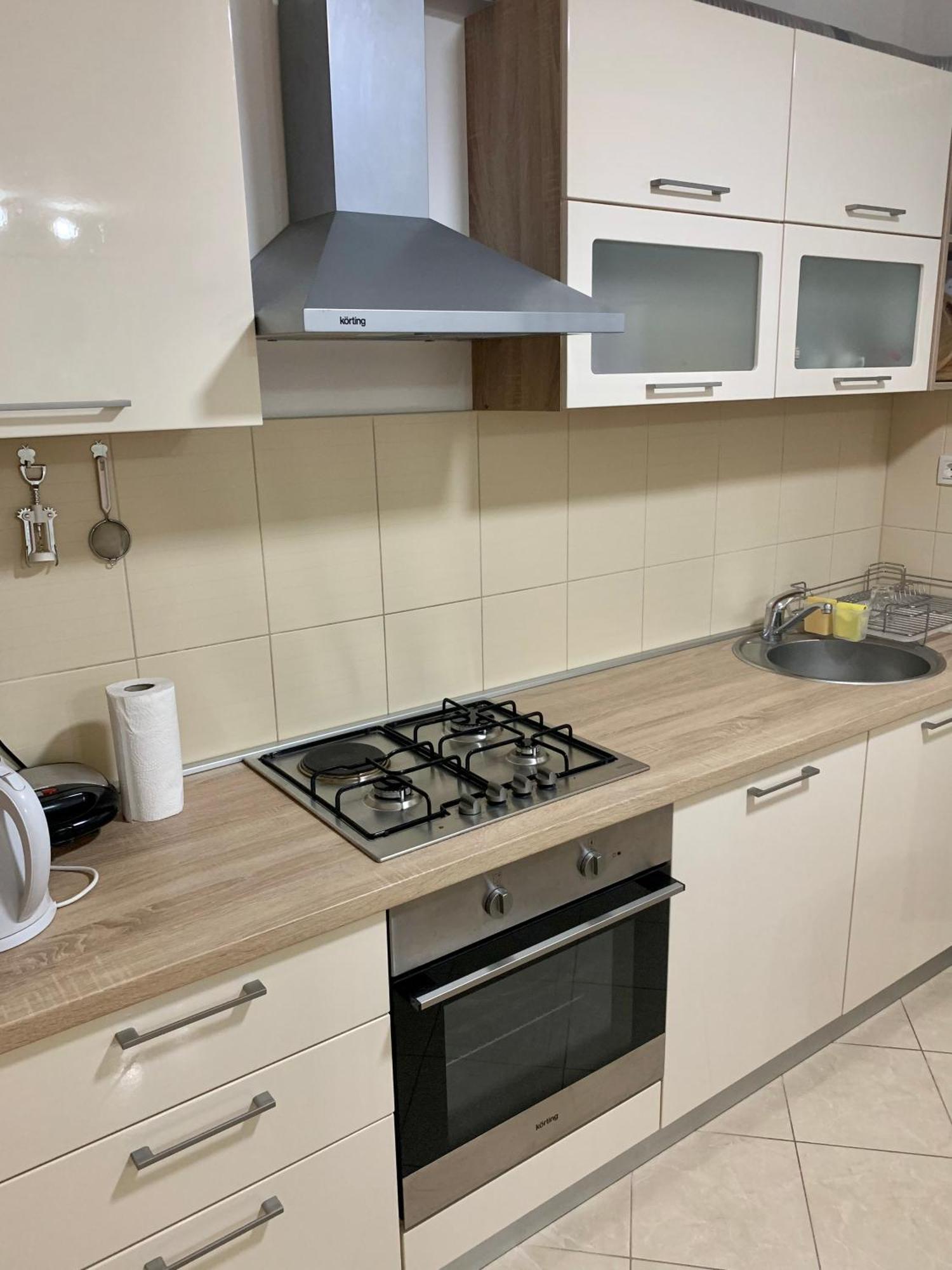 Pearl-free Parking Apartment